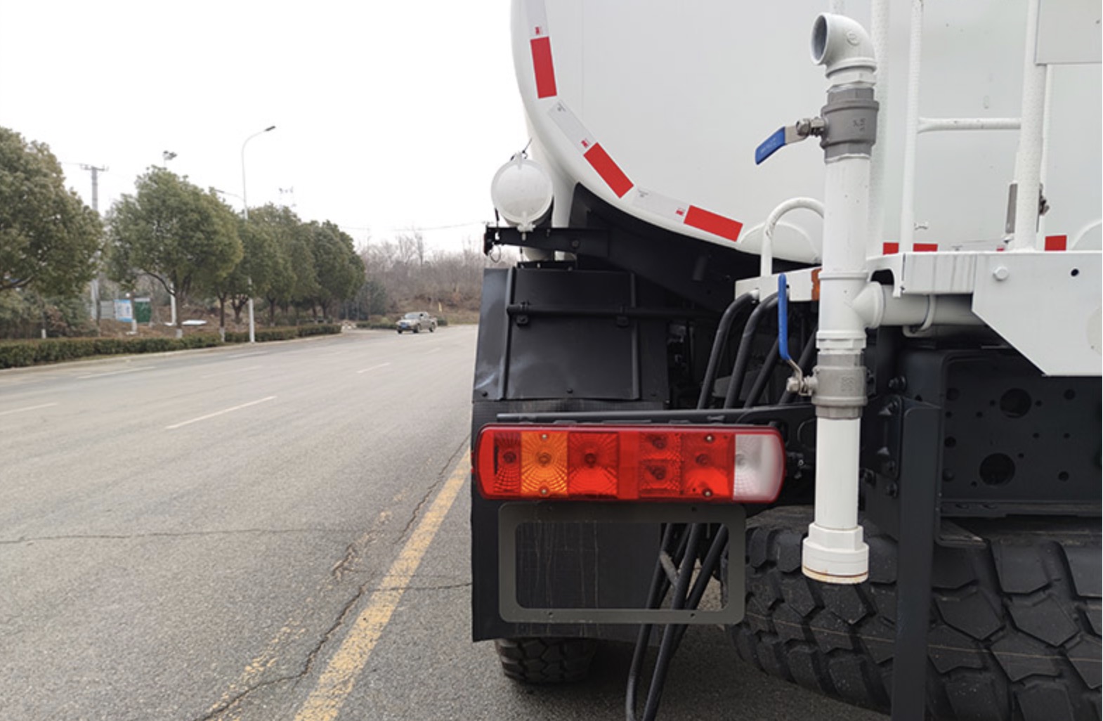 HOWO 4x4 AWD 300hp 12,000Liters Water Tank Truck