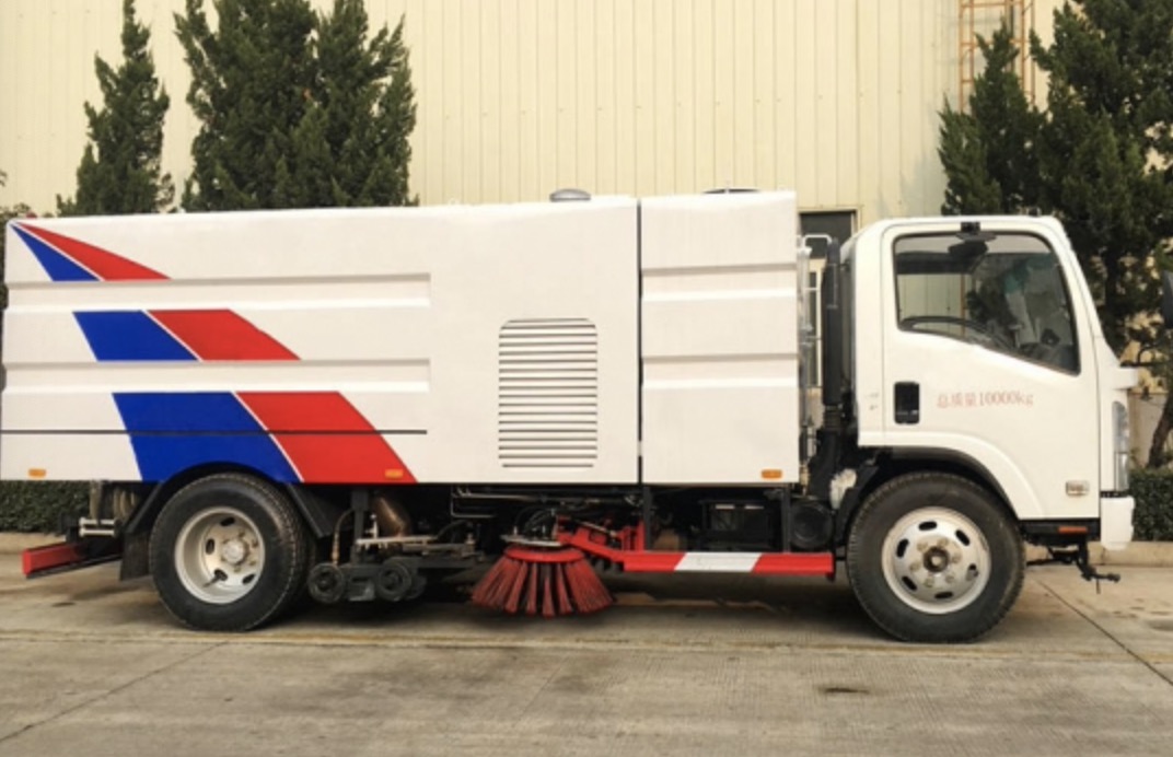 ISUZU 700P Runway streetRoad Highway Airport vacuumRoad sweeper Truck